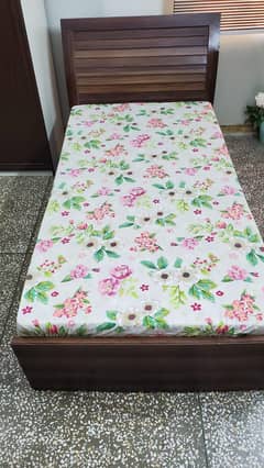 Single Bed 3.5 x 6.6 Feet - Excellent Condition