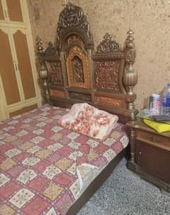 بیڈ سیٹ برائے فروخت، چنیوٹ کی اصلی لکڑی۔