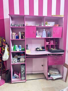Computer vanity for girls