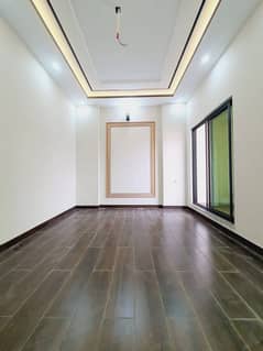 10 Marla Beautiful Upper Portion For Rent