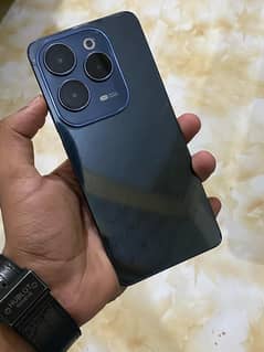Infinix Hot 40 pro 8gb 256gb with box charger 10 by 10