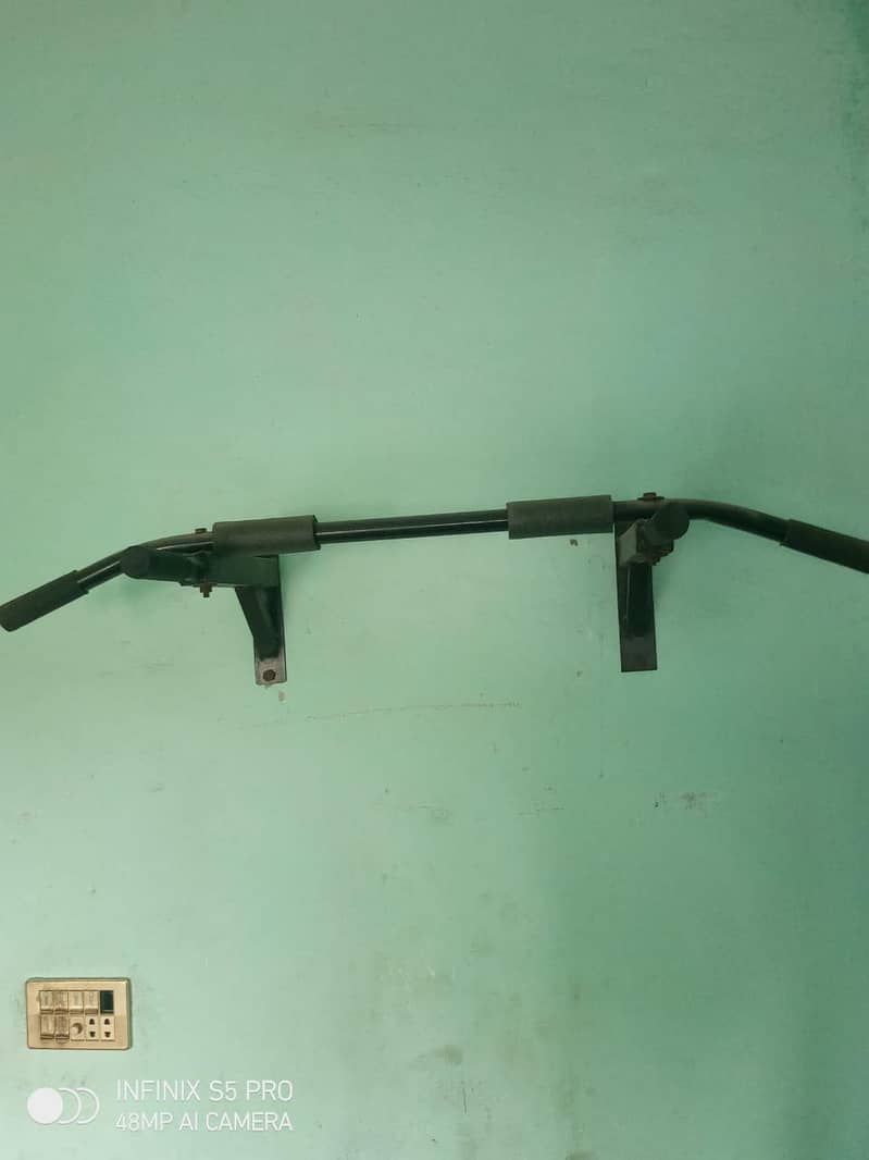 pull up bar in Good condition 5