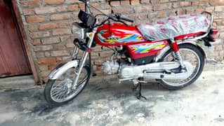 unique bike 2025 model  lush condition 890km running