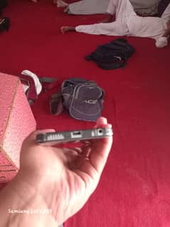 4 month wareenty ma ha bilkul new condition ma box charger sath ha
