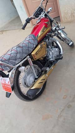 Special Gold edition 125 2025 model