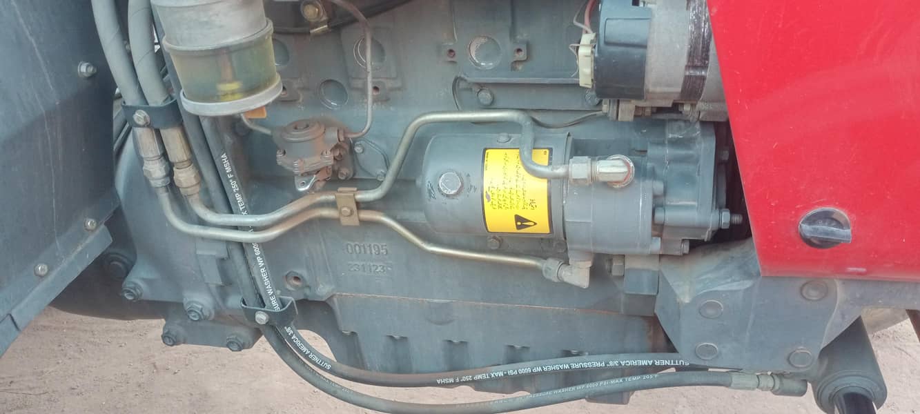 Massey Ferguson 385 3