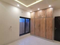 Highly-Desirable 10 Marla House Available In Gulshan-e-Ravi - Block E