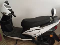 Sleek and stylish scooty for sale- well maintained