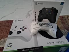 Xbox Series S 512GB , With 2 controllers