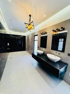 Qayyumabad 120Yards Ground For Rent