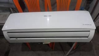 Elctrolux 1.5 Ton inverter in good condition AC non inverter Ac /gree
