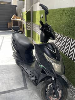 Electric yj future scooty