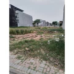 Airport Green Garden Block A Size 30*60 Good Location Plot For Sale