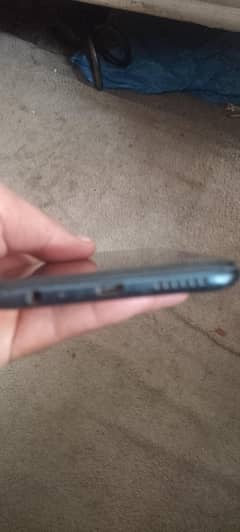 Infinix hot10 he saf he box or chrcing nh he