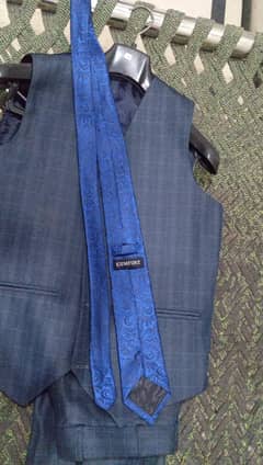 Pent coat for groom