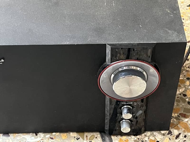 Audionic Max7 woofer and speaker with box 2