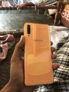 Samsung Mobile A70