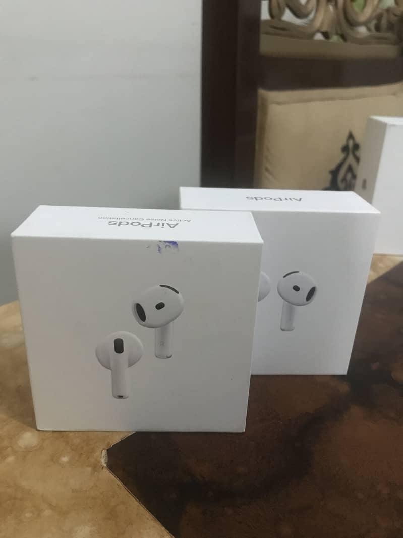 Apple AirPods 4/ with ANC and without ANC 0