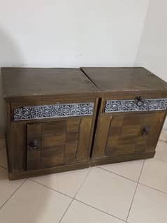 bed and  two side table  lika new  condition  three  years  old