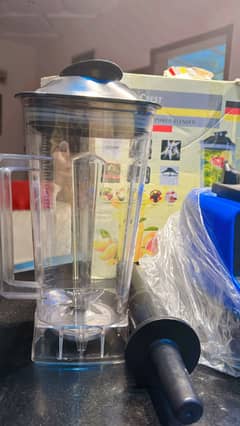 Silver creasent brand new blender