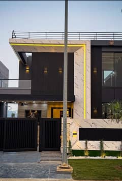 10 Marla beautiful house available FOR Rent