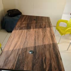 Office Table Excellent Condition Wood Table with Iron Support