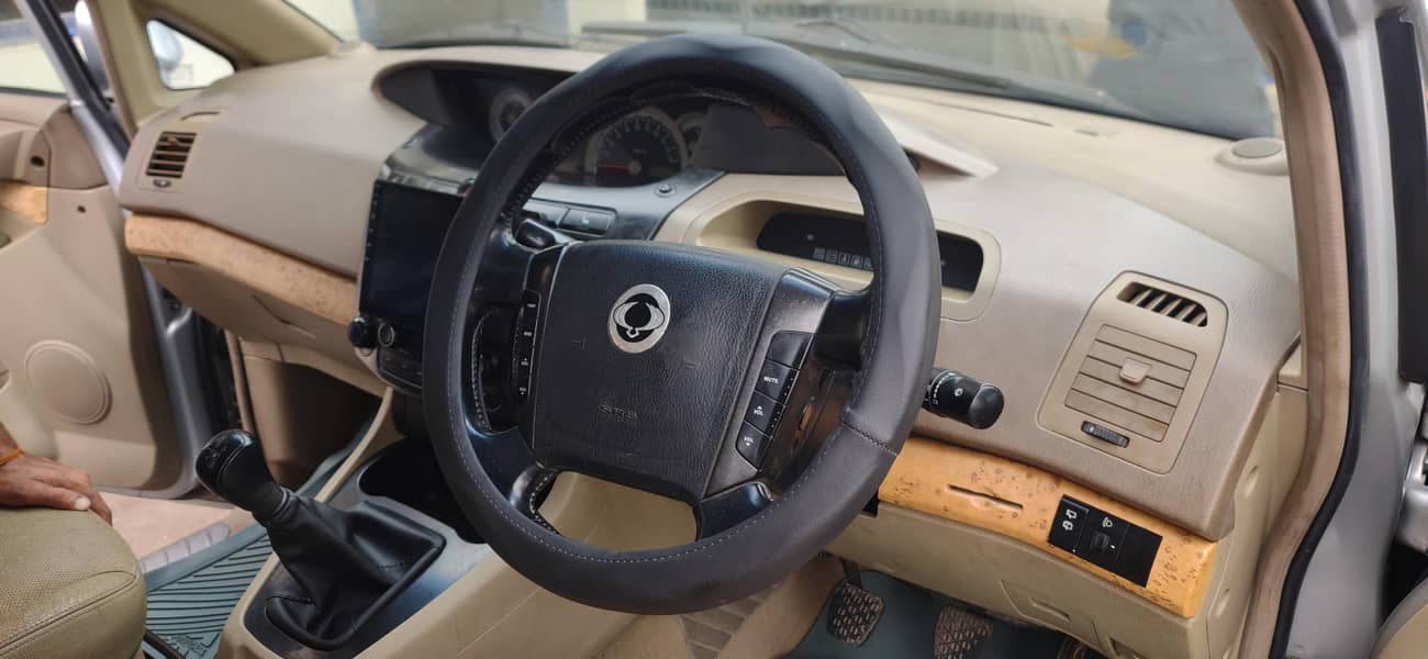 ssangyong stavic full original own engine better than apv,hiace,every 3