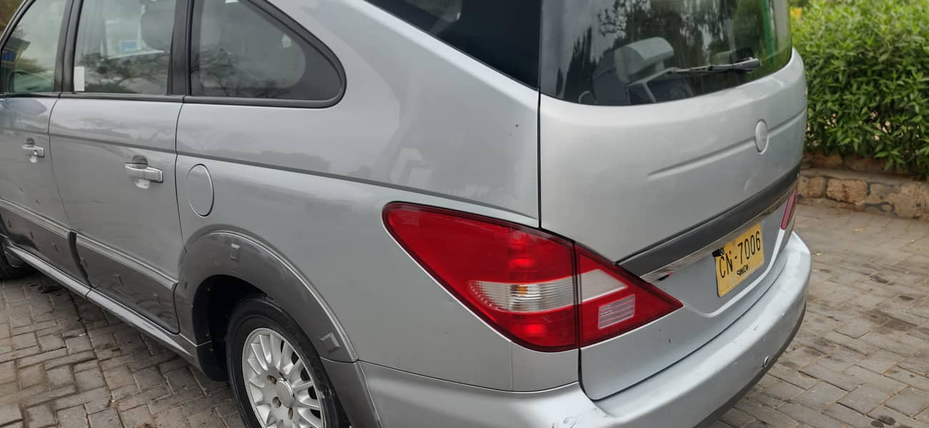 ssangyong stavic full original own engine better than apv,hiace,every 5
