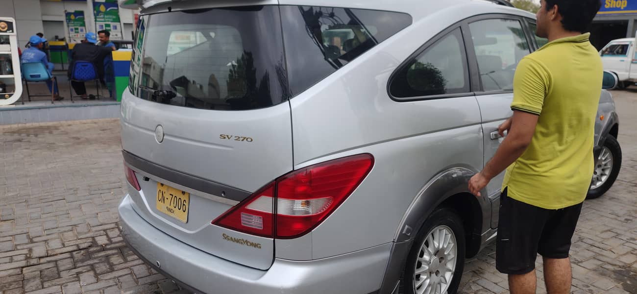 ssangyong stavic full original own engine better than apv,hiace,every 7