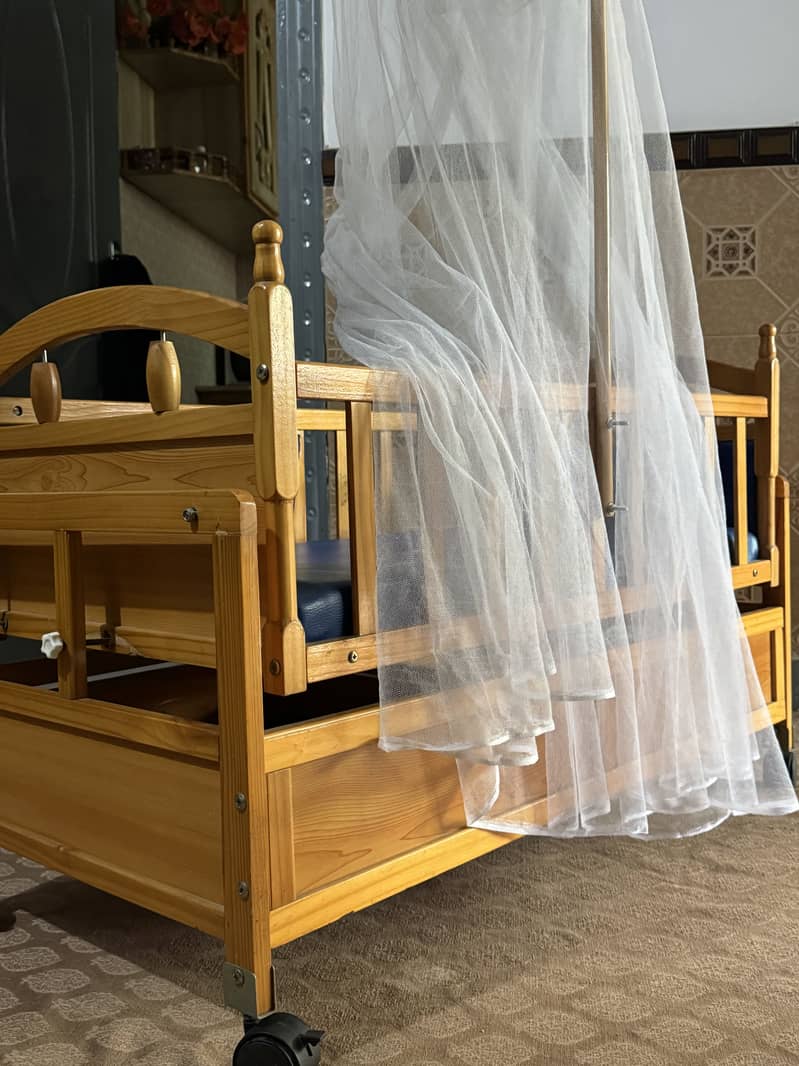 Baby cot and swing with net 1