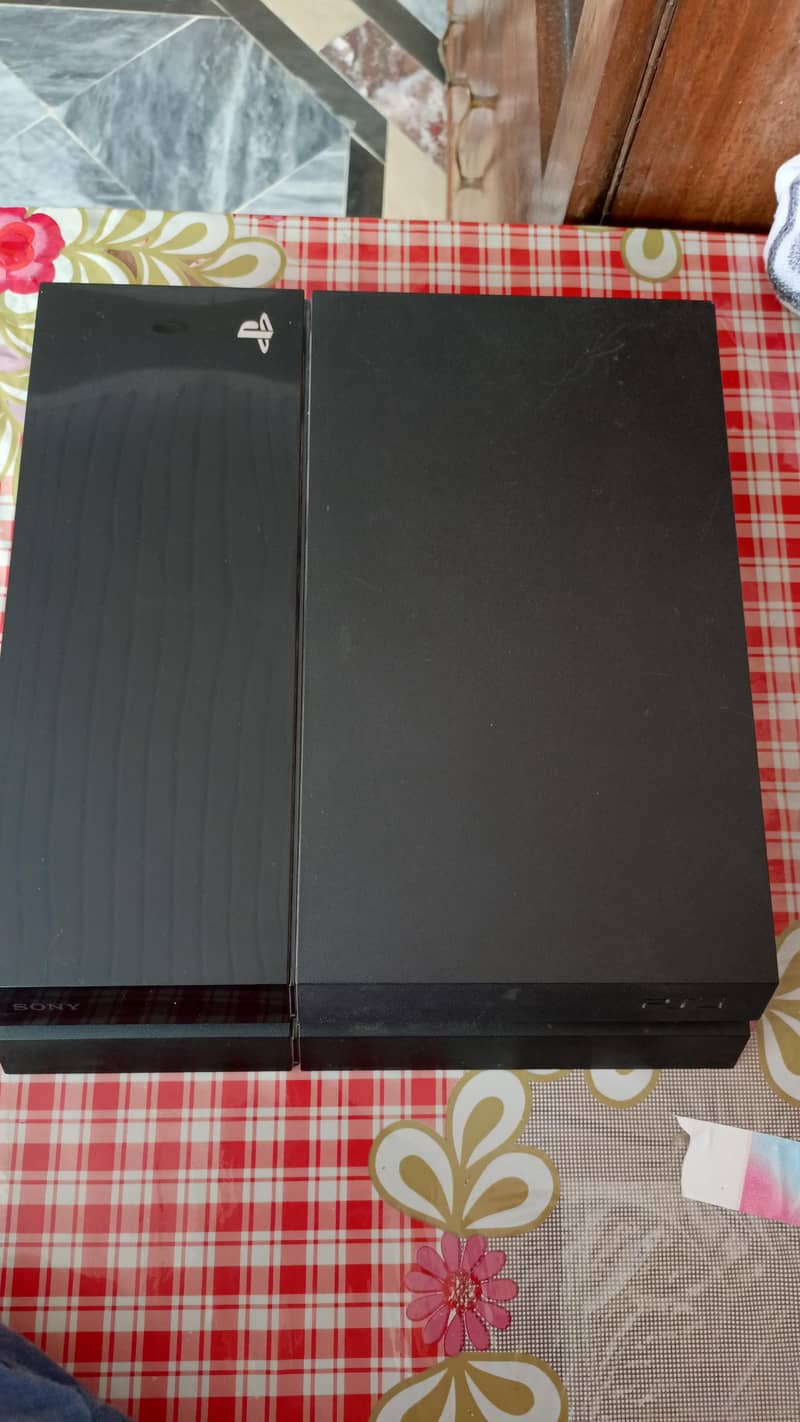 Ps4 with Orignal Controller 0
