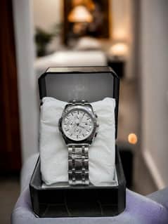 Men's Quartz Analogue Watch in very Affordable price