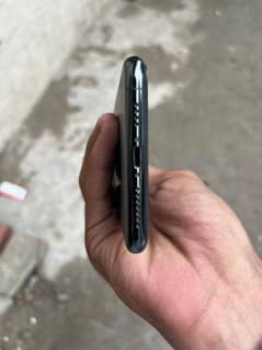iPhone 11promax 10,10 condition okay