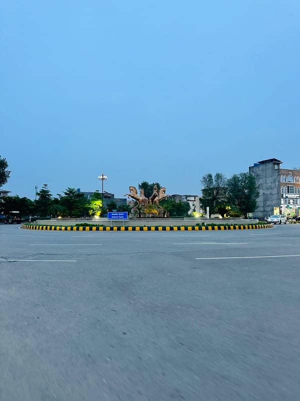 FACING PARK HOT LOCATION 5 MARLA PLOT IN TULIP EXT BLOCK 2