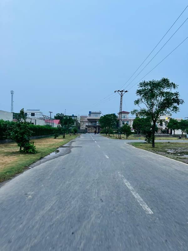 FACING PARK HOT LOCATION 5 MARLA PLOT IN TULIP EXT BLOCK 5