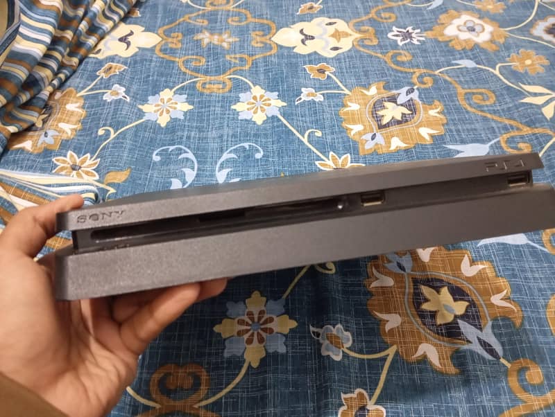 ps4 1tb with 3 controllers and games 3