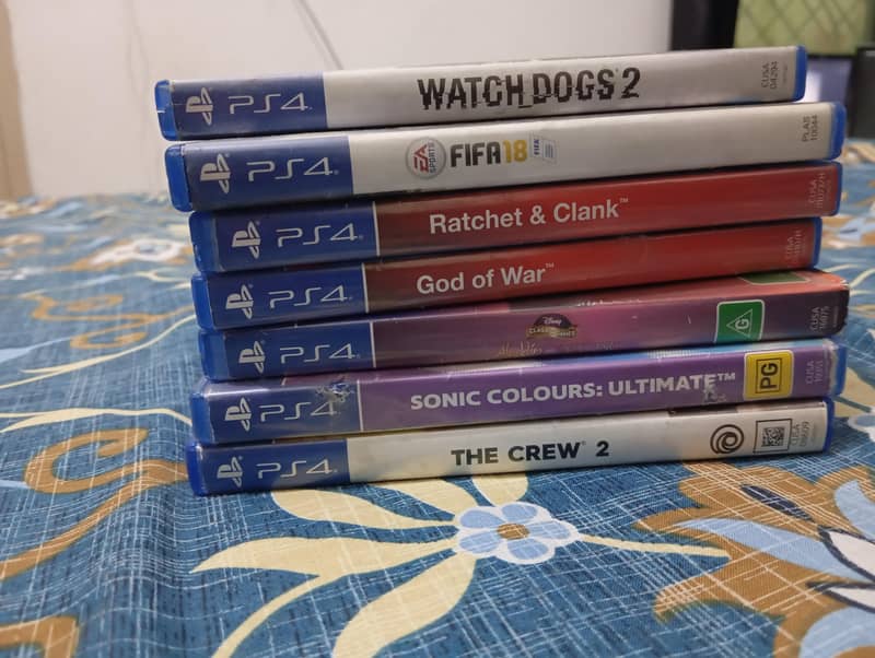 ps4 1tb with 3 controllers and games 5