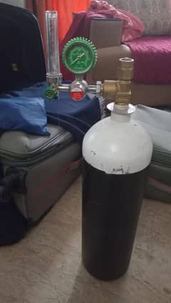oxigene cylinder with guage