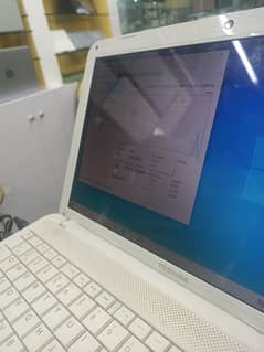 Toshiba laptop  faor sale contact on WhatsApp. (03197872062) call. .