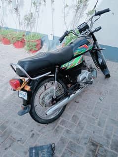 I'm Offering a Good Genioun condition CD 70 Bike
