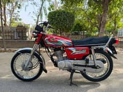 Honda 125 23 model red