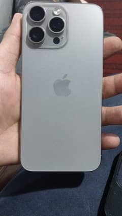 15 pro max Natural titanium (JV)