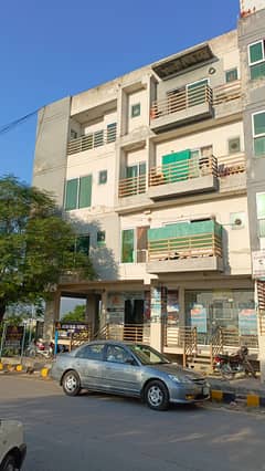 1 Bed Corner Flat Available D 17