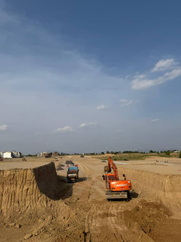 Prime Location plot in E ext for sale 100% Solid 4