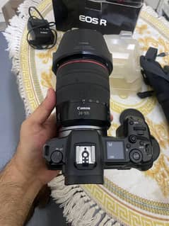 Canon camera body with Lens  RF 24:105 F 4/L lens