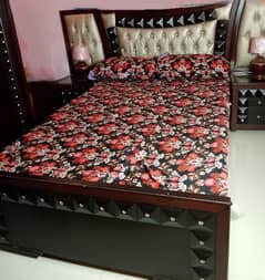 STYLISH BED SET FOR URGENT SALE.