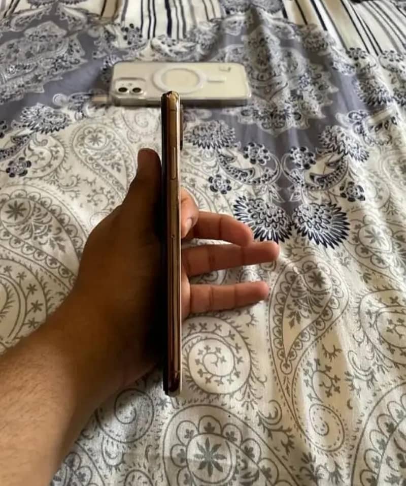 IPhone xs max dual sim pta approved read full add 2