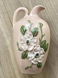 Elegant Vintage Floral Vase – Collectible Ceramic Piece for Décor