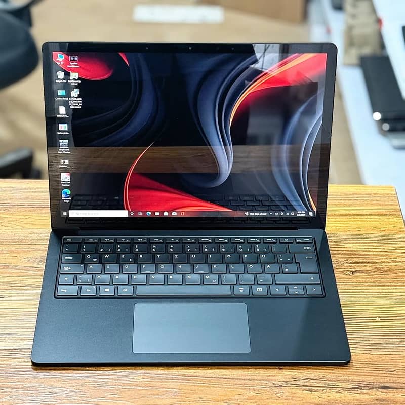 Surface Laptop 3 - Core i5 10th Generation - 8GB Ram DDR4X - 256GB Nvm 1