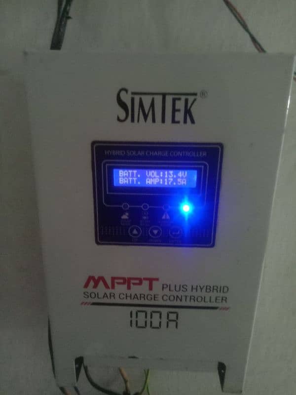 Simtek mppt 100 amp solar controller 1